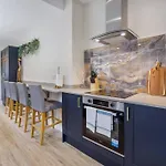 The Milton - Stylish Terraced